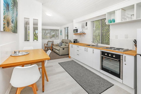 Tropical On McKenzie MK1 - Accommodation Fremantle 2