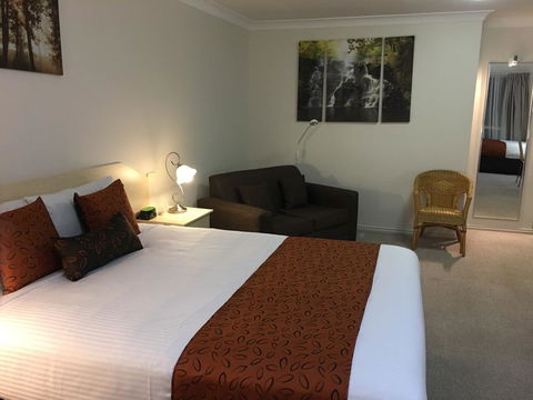 Tuckerbox Motor Inn - Accommodation Fremantle 0