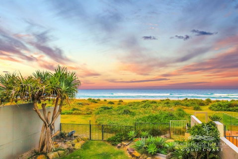 True Beachfront Beach House - Accommodation Fremantle 0