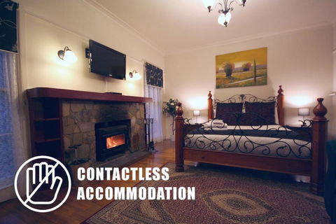 Tudor Cottages - Accommodation Fremantle 2
