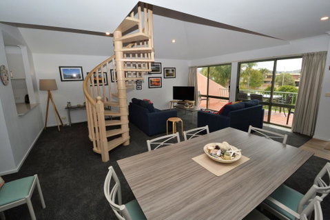 TUSCANY 10 - Accommodation Fremantle 2