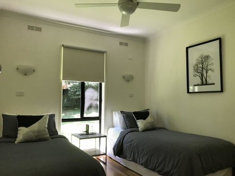 Tyntynder Garden Cottage 4 - Accommodation Fremantle 1