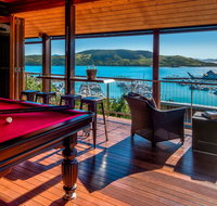 Uisce Luxury Holiday House With Jacuzzi Pool Table Cinema Premium Foxtel And Two Buggies - Accommodation Fremantle