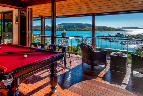 Uisce Luxury Holiday House With Jacuzzi Pool Table Cinema Premium Foxtel And Two Buggies - Accommodation Fremantle 0