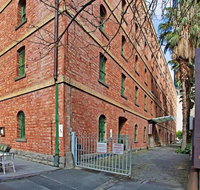 Ultra-chic top floor New York style Loft Apartment - Accommodation Fremantle