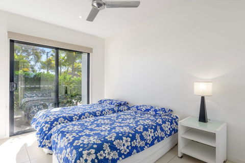 Unit 5 Rainbow Surf - Modern, Double Storey Townhouse With Large Shared Pool, Close To Beach And Shop - Accommodation Fremantle 3