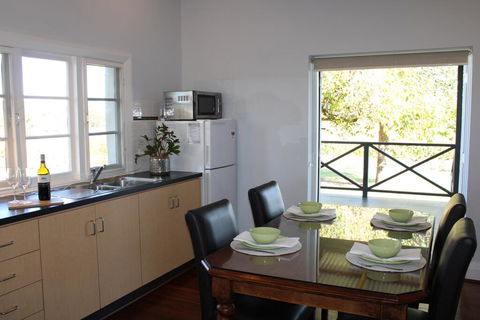 Upper Reach Spa Cottage - Accommodation Fremantle 3