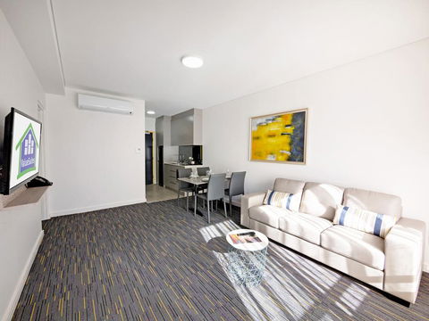 Value Suites Penrith - Accommodation Fremantle 1