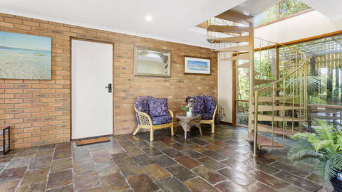 VIEWS AT MCCRAE..... - Accommodation Fremantle 1