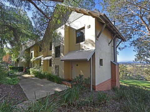 Villa 2br 540 Greenview Resort Condo Located Within Cypress Lakes Resort Nothing Is More Central - Accommodation Fremantle 3