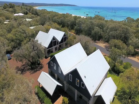 Villa 5 Whitesands - Accommodation Fremantle 0