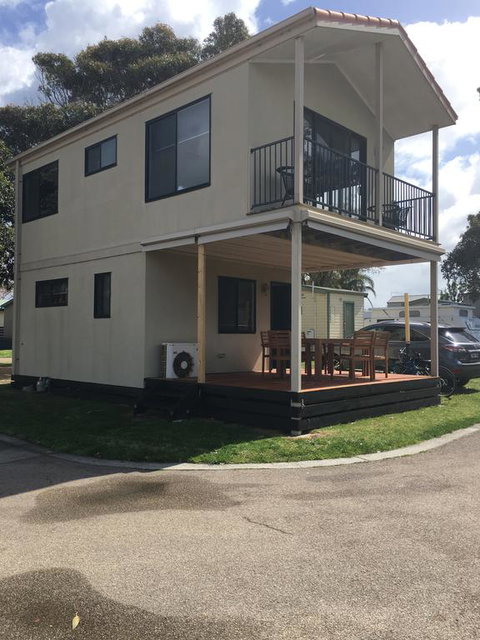 Villa By The Lake - Accommodation Fremantle 1