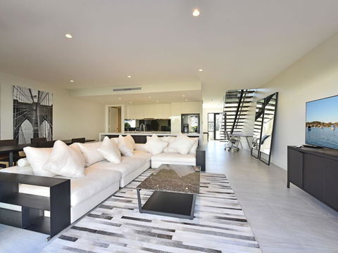 Villa Capri Waterside At Trinity Point - Accommodation Fremantle 1