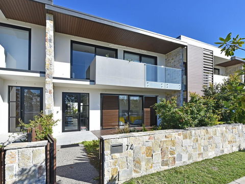Villa Capri Waterside At Trinity Point - Accommodation Fremantle 0