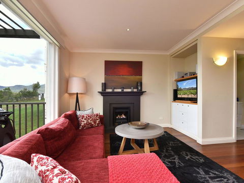 Villa Executive 2br Moscato Resort Condo Located Within Cypress Lakes Resort (nothing Is More Central) - Accommodation Fremantle 3
