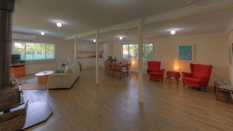 Village Stays Coldstream Gallery Bungalow - Accommodation Fremantle 1