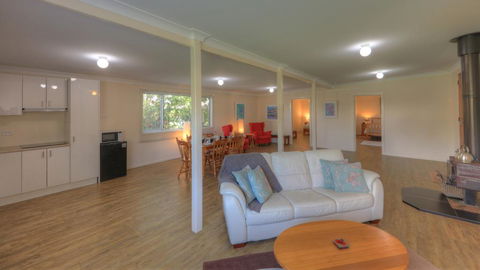 Village Stays Coldstream Gallery Bungalow - Accommodation Fremantle 3