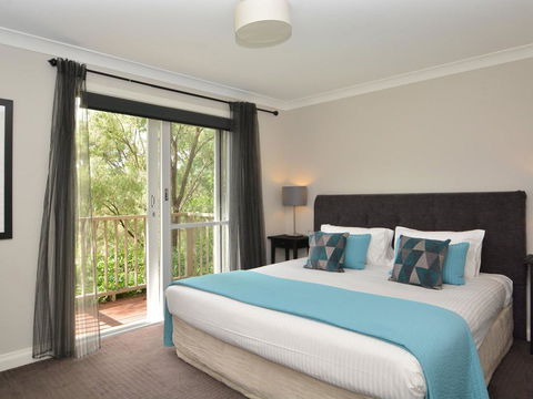Villas Diciotto (sleeps 18) Resort Condos Located Within Cypress Lakes Resort (nothing Is More Central) - Accommodation Fremantle 2