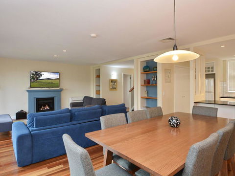 Villas Dodici (Sleeps 12) Resort Condos Located Within Cypress Lakes Resort (nothing Is More Central) - Accommodation Fremantle 3