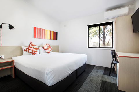 Villawood Hotel - Accommodation Fremantle 0