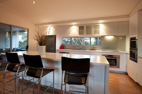 Vintners - More Space For You To Enjoy! - Accommodation Fremantle 3