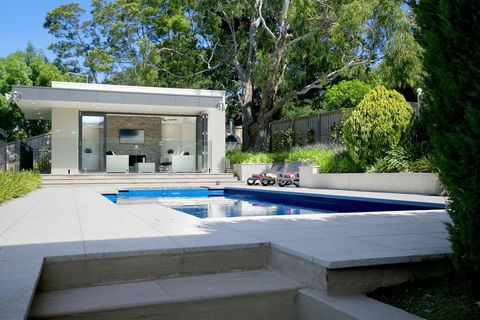Vue De La Mer Luxury Family Retreat With Tennis Court, Pool, Spa, Water Views - Accommodation Fremantle 2