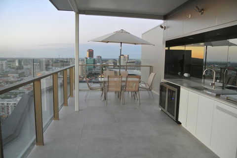 VUE Penthouse On King William - Accommodation Fremantle 0