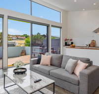 Walk to Salamanca Queens Cottage LUX 3bdm Queens Cottage - Accommodation Fremantle