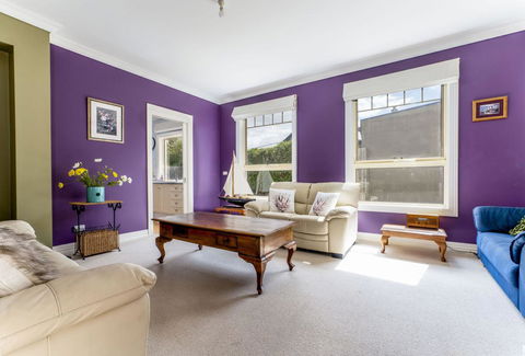 WALKIN ON SUNSHINE - STROLL TO BEACH BREAK - Accommodation Fremantle 3