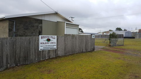 Waratah Falls Holiday Unit - Accommodation Fremantle 2