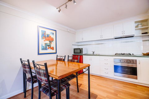 Warburton Lodge - Accommodation Fremantle 3