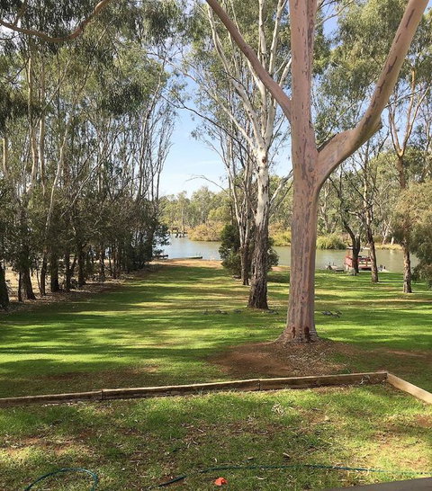 Water's Edge Bundalong - Accommodation Fremantle 3