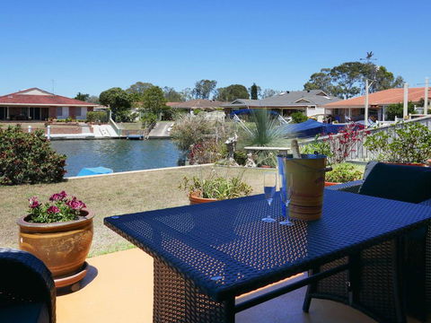Waterfront Haven With Jetty, Mooring And WiFI - Accommodation Fremantle 0