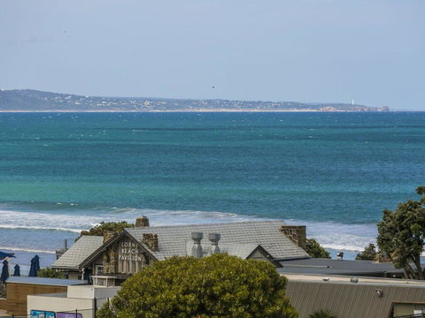 WATERFRONT THREE- In The Heart Of Lorne - Accommodation Fremantle 3