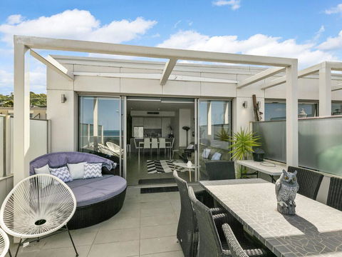 WATERFRONT THREE- In The Heart Of Lorne - Accommodation Fremantle 1