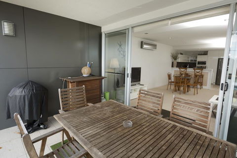 Waterline 202 - Accommodation Fremantle 2