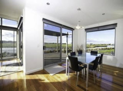 19 Glen Eagles Close - Accommodation Fremantle 1