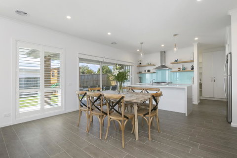Tidal Changes - Rejuvenate Stays - Accommodation Fremantle 1