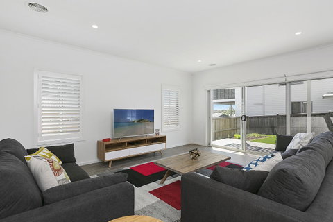 Tidal Changes - Rejuvenate Stays - Accommodation Fremantle 3