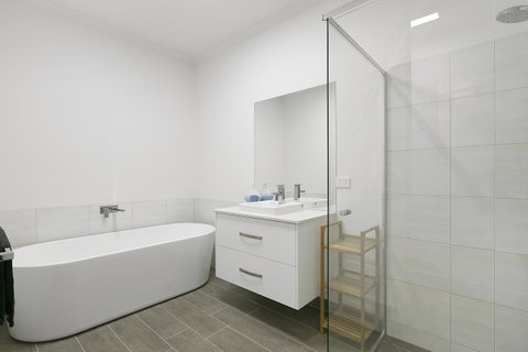 Tidal Changes - Rejuvenate Stays - Accommodation Fremantle 8