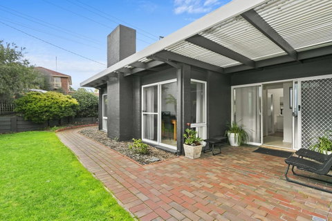 Mysa Anglesea Sleeps 7 WiFi SmartTV Cafes Shops - Accommodation Fremantle 7