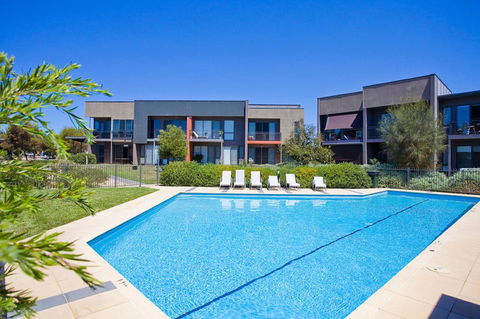 Torquay Golf Retreats - Pool, Beach, Tennis, Golf - Accommodation Fremantle 2