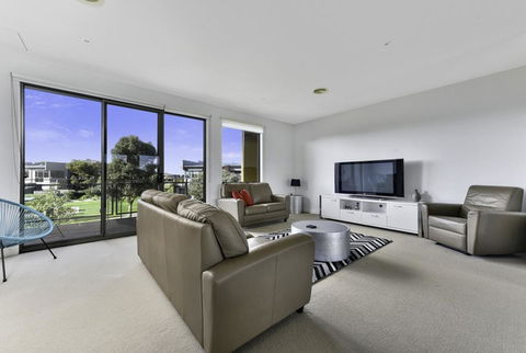 Torquay Golf Retreats - Pool, Beach, Tennis, Golf - Accommodation Fremantle 0