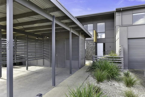 Torquay Golf Retreats - Pool, Beach, Tennis, Golf - Accommodation Fremantle 4