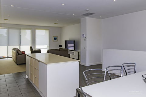 Torquay Golf Retreats - Pool, Beach, Tennis, Golf - Accommodation Fremantle 3