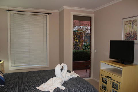 Australian Home Away @ Box Hill 2 Bedroom - Accommodation Fremantle 3