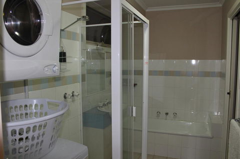 Australian Home Away @ Box Hill 2 Bedroom - Accommodation Fremantle 10