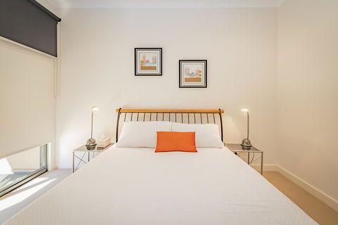Stylish 3 Bedroom Townhouse - Free Parking - Accommodation Fremantle 6