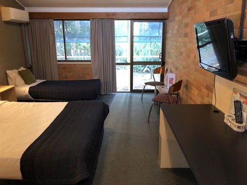 Bribie Island Hotel - Accommodation Fremantle 2