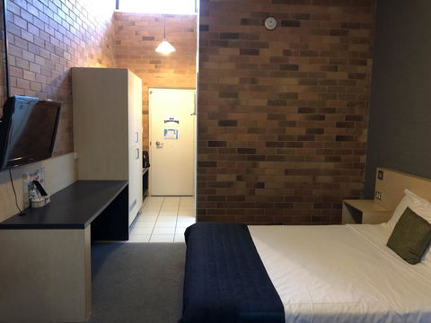 Bribie Island Hotel - Accommodation Fremantle 3